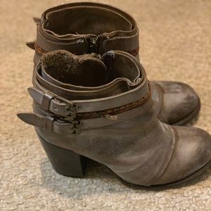 FreeBird Grey distressed booties